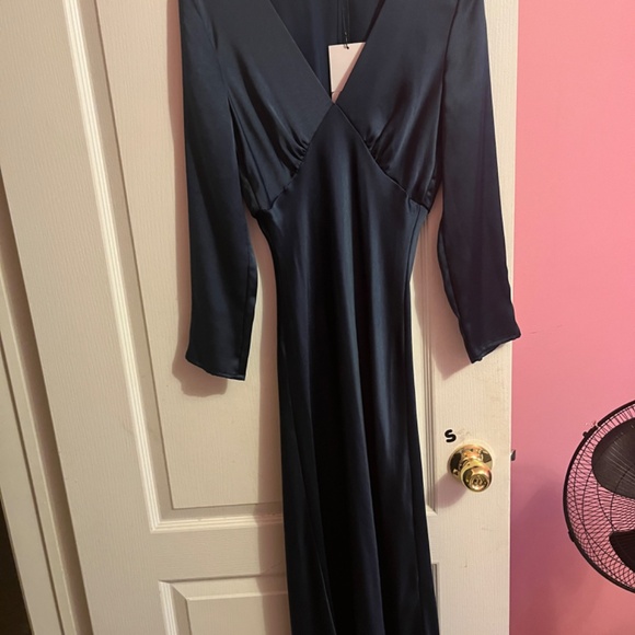 Brand new Zara satin dress - Picture 7 of 9